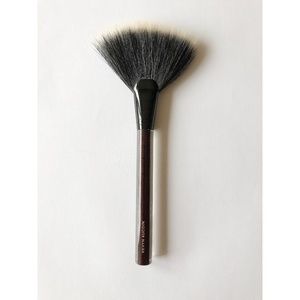 Kevyn Auction The Large Fan Brush Retail $60